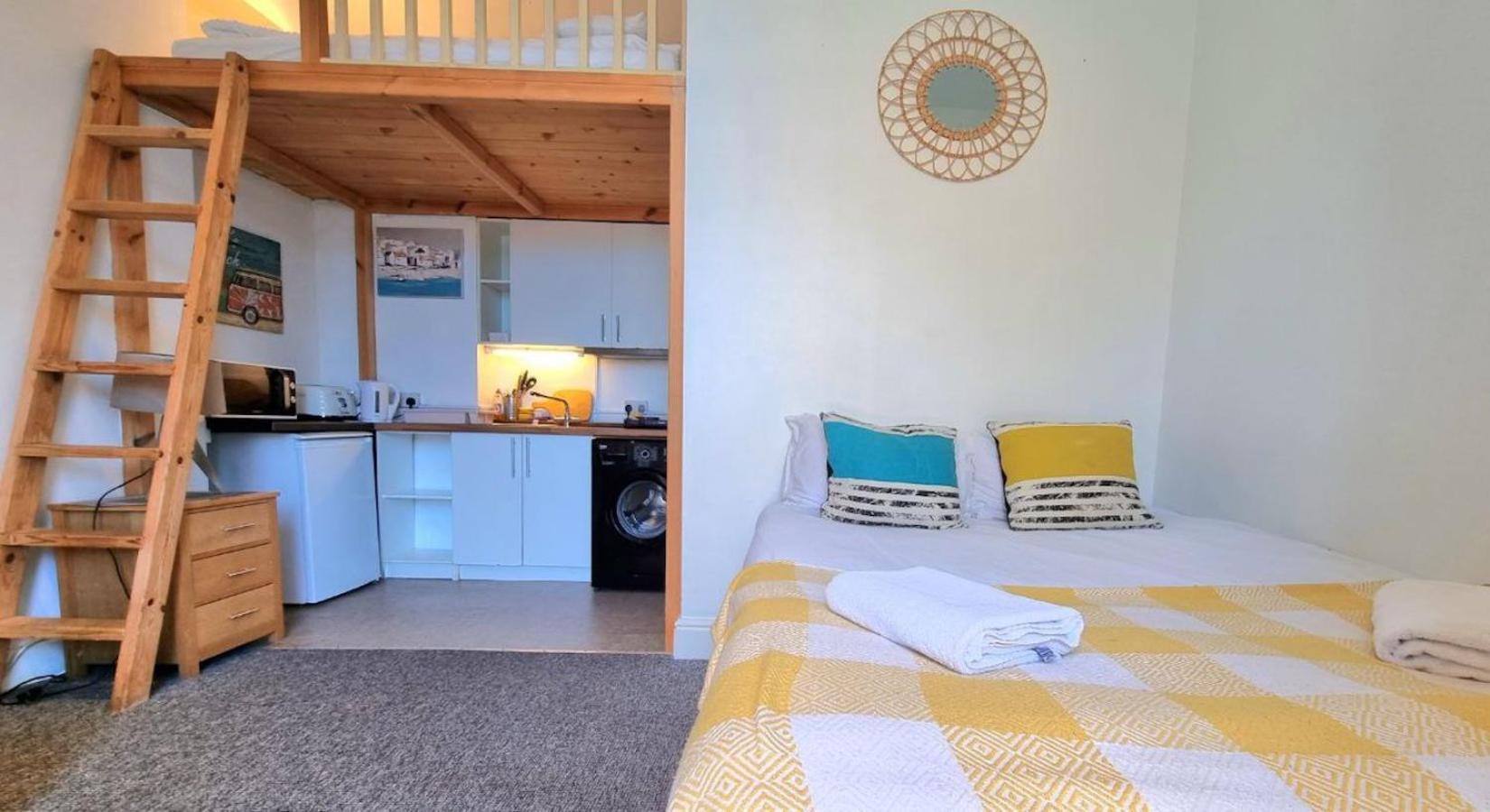 Reef 2* Newquay (Cornwall)